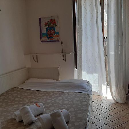 Monovano Centro Storico คาตาเนีย ภายนอก รูปภาพ