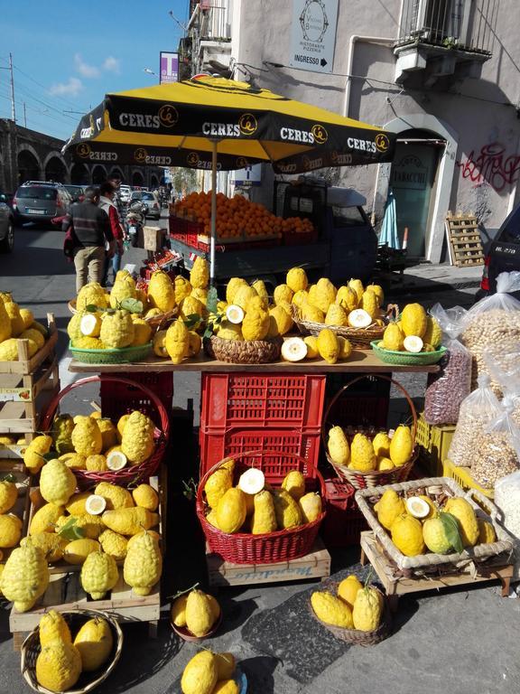 Monovano Centro Storico คาตาเนีย ภายนอก รูปภาพ